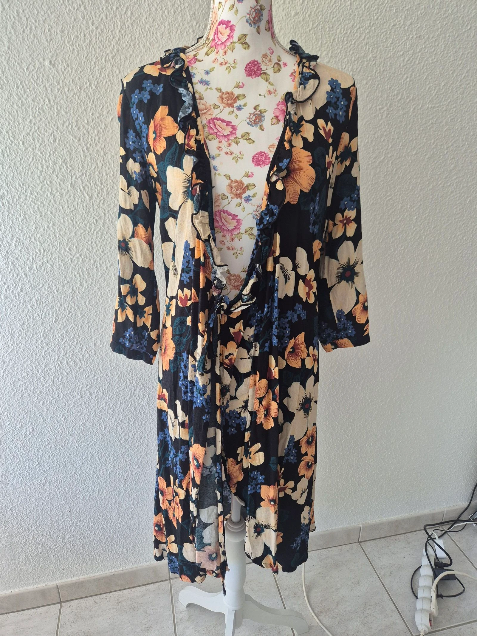 Kimono long King Louie fleuri noir bleu beige taille 40 bohème chic viscose